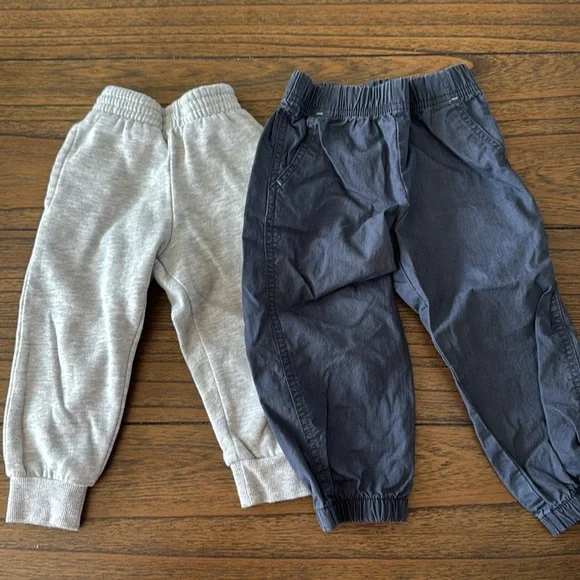 Great bundle of boys 2T Old Navy, Levi, & champion brand bottoms with 2 shirts - Picture 10 of 13